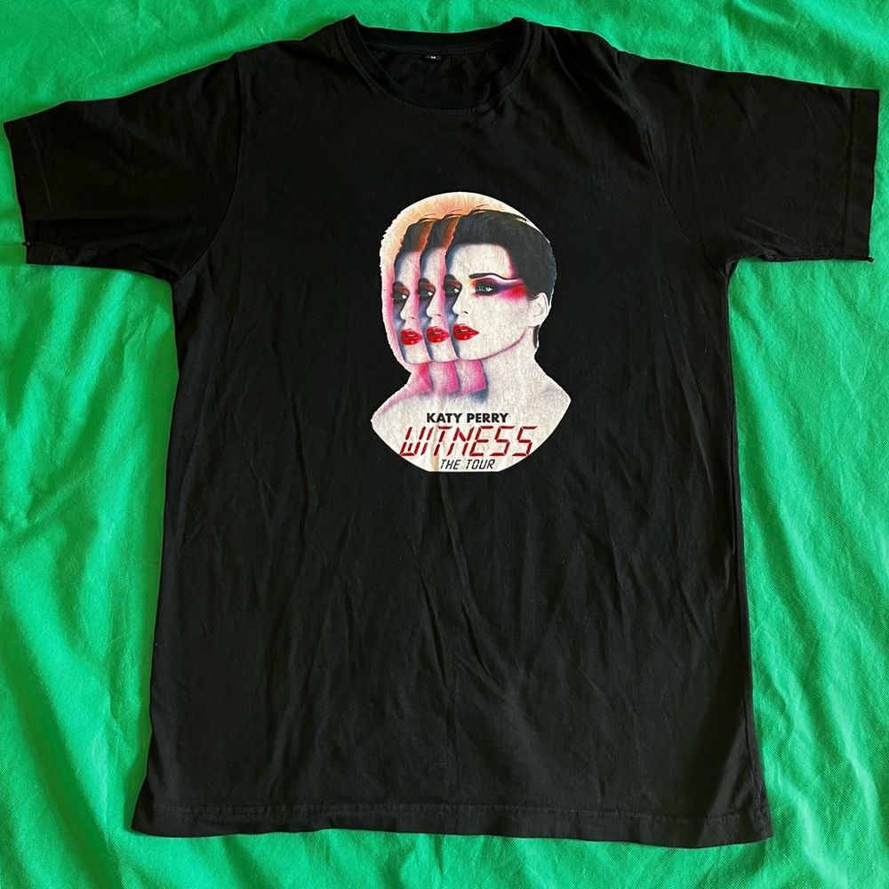 Katy Perry Witness The Tour T Shirt Size M (2017) cotton